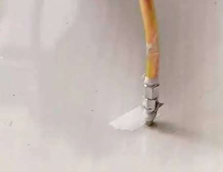 古县瓷砖空鼓维修公司专业解答在瓷砖铺贴过程中，如果使用的砂料过粗（如全部使用了粗砂），可能会导致以下问题